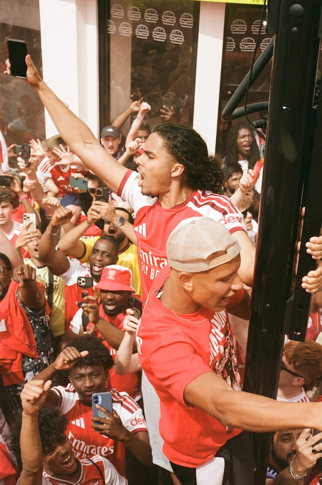 Arsenal champions parade 27