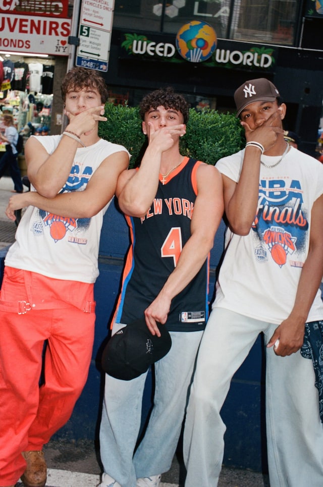 Young Knicks fans 6