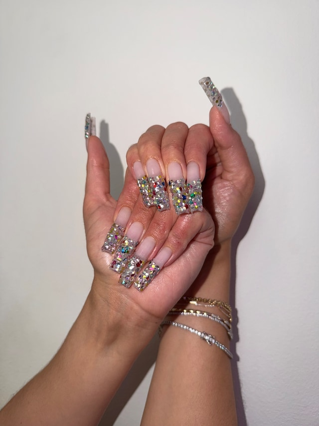 Bedazzled jewellery nails 5