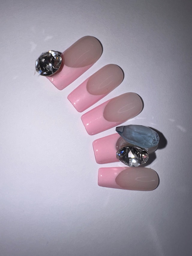 Bedazzled jewellery nails 6