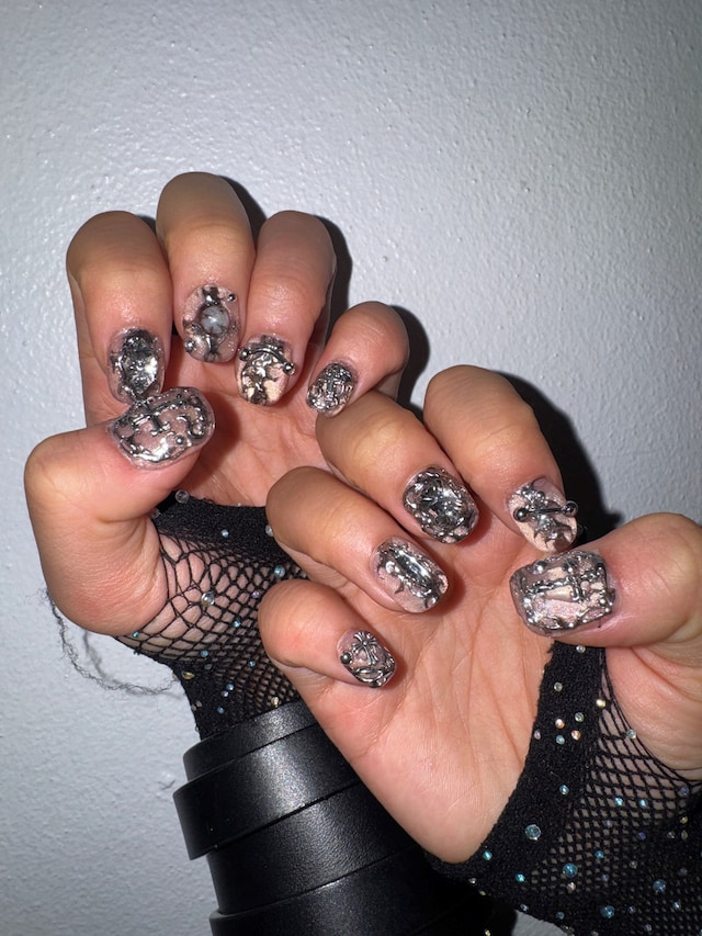 Bedazzled jewellery nails 8