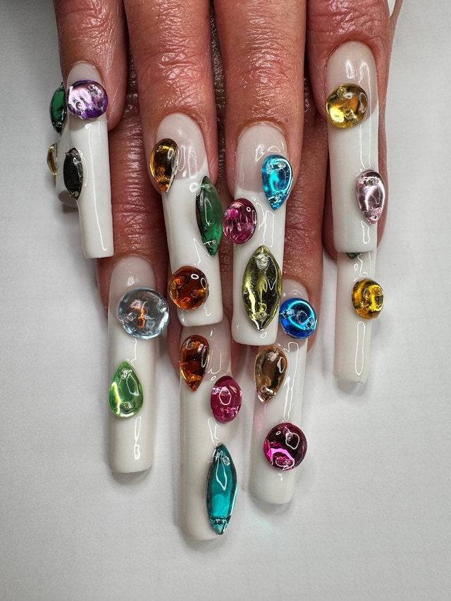 Bedazzled jewellery nails 9