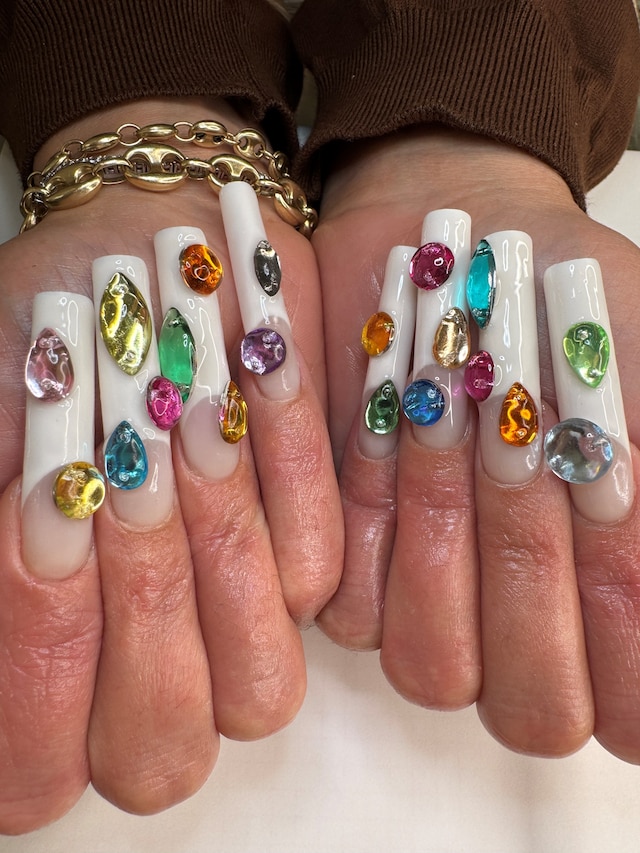 Bedazzled jewellery nails 2