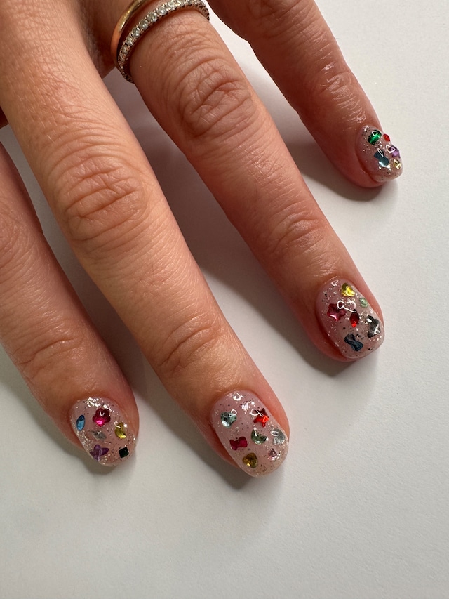 Bedazzled jewellery nails 4