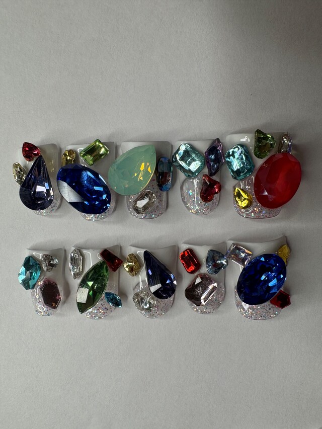 Bedazzled jewellery nails 11