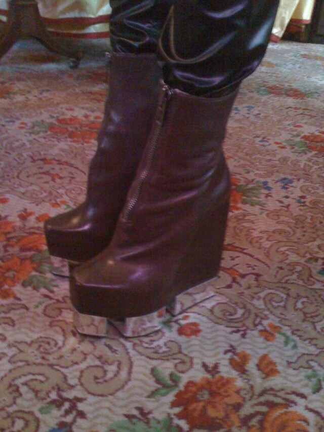 Photographs by Karen Langley 7