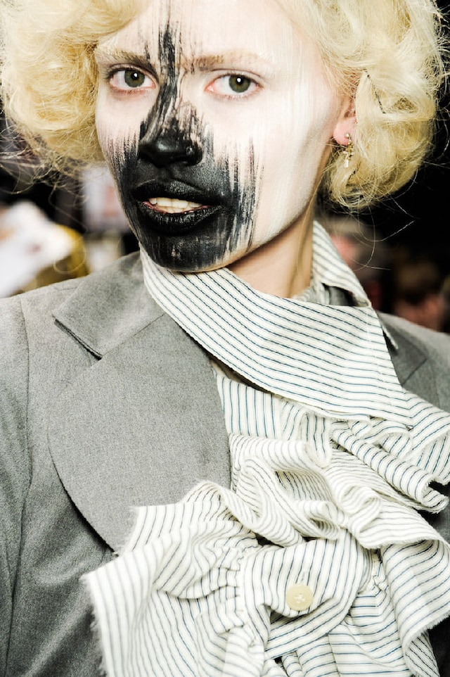 Vivienne Westwood Gold Womenswear A/W11 18