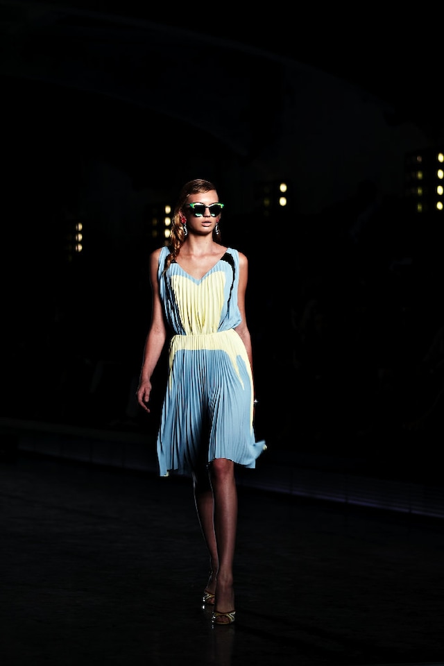 プラダ　マガジン FUDGE February 2025 Magazine Japan PRADA Love! Basic Color
