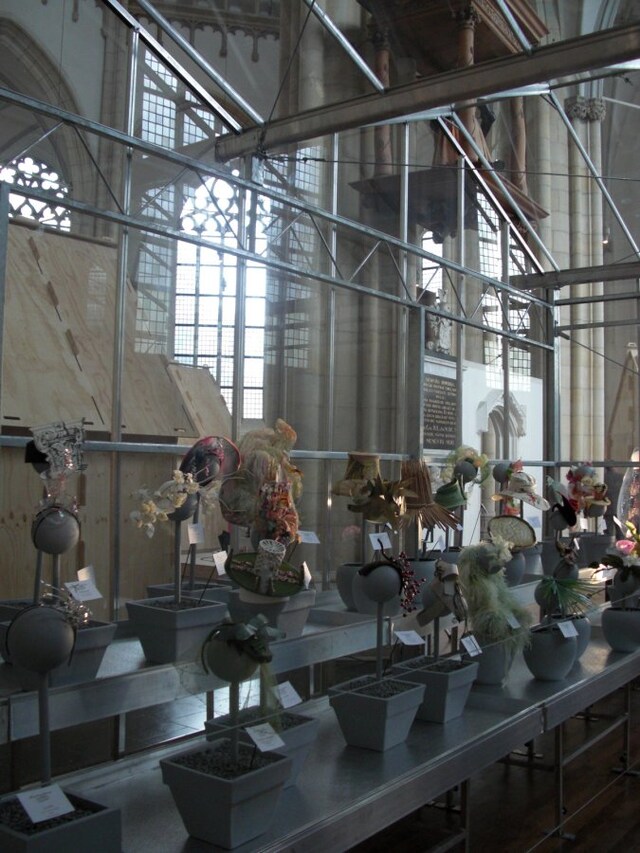 Stephen Jones installation photographed by Georget 3