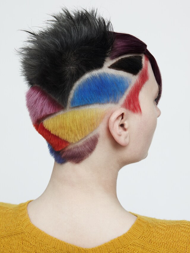 ELEANOR wears jumper by GAP 9