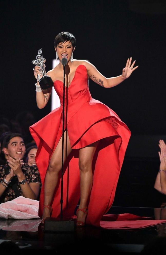 cardi-b-vmas-03-gty-mt-180820_hpEmbed_9x14_992
