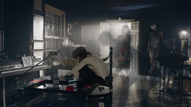 Charlotte Gainsbourg - Lying With You video