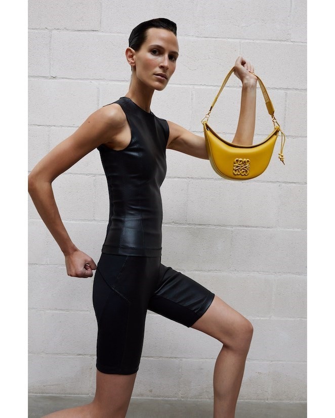 Loewe AW22 21