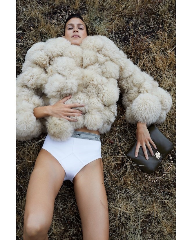 Loewe AW22 22