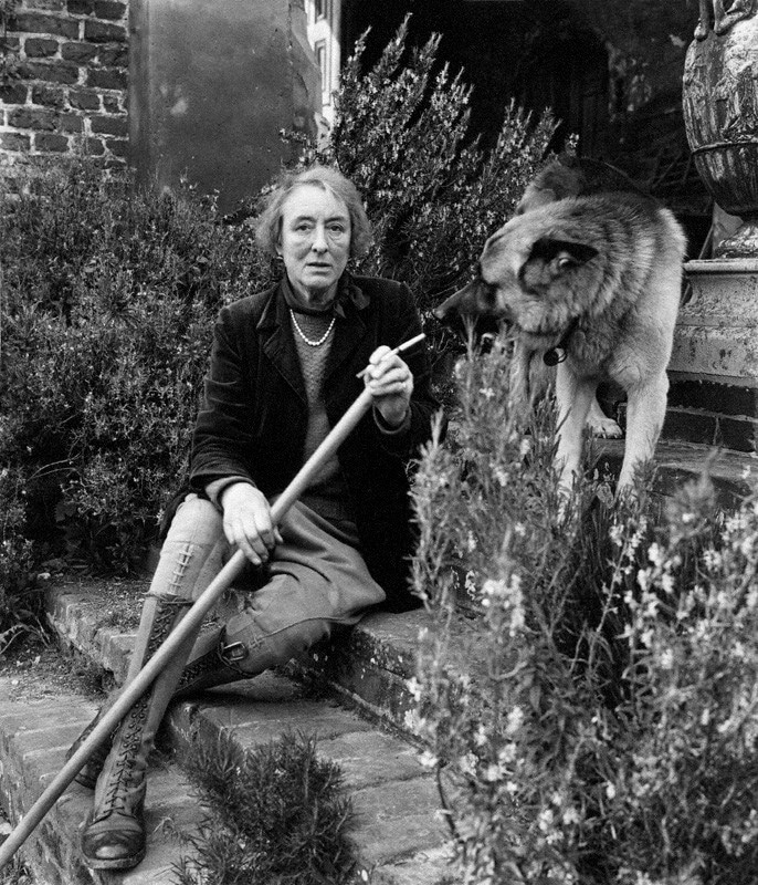 VIta Sackville-West, Lover of Virginia Woolf