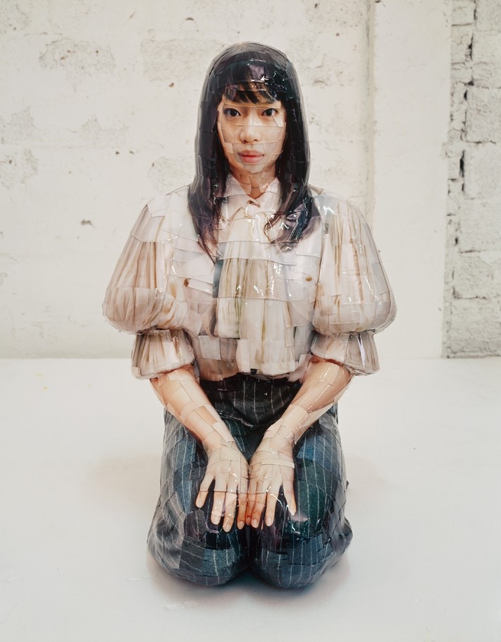 GWON_OSANG,Knee slider,2007,C-print,mixed media,60 1