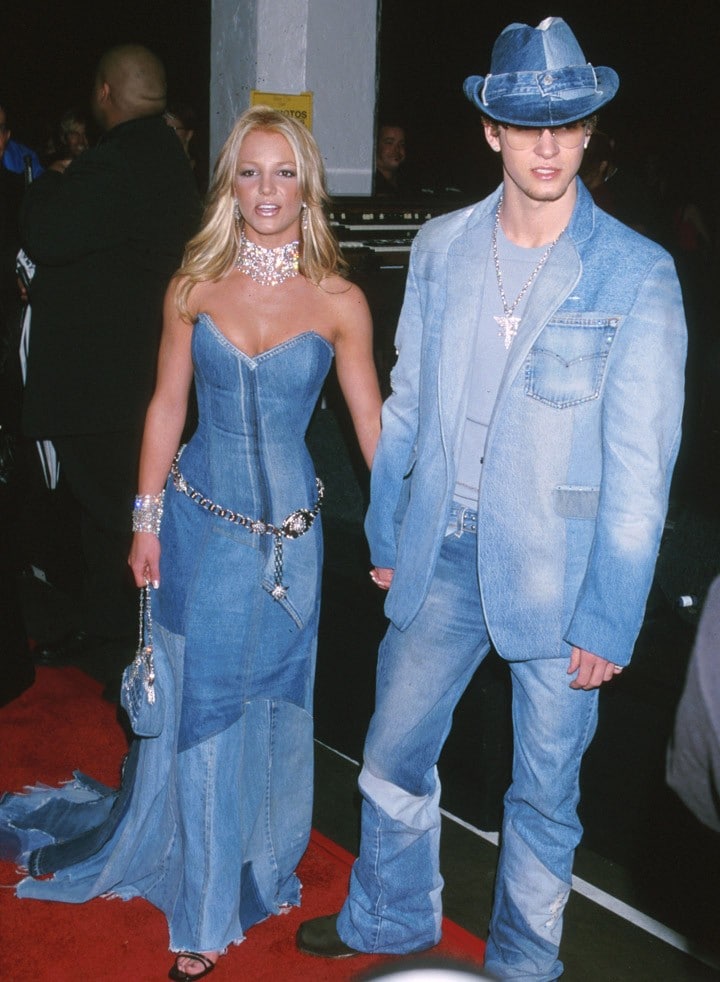 Britney Spears and Justin Timberlake 2001 AMAs