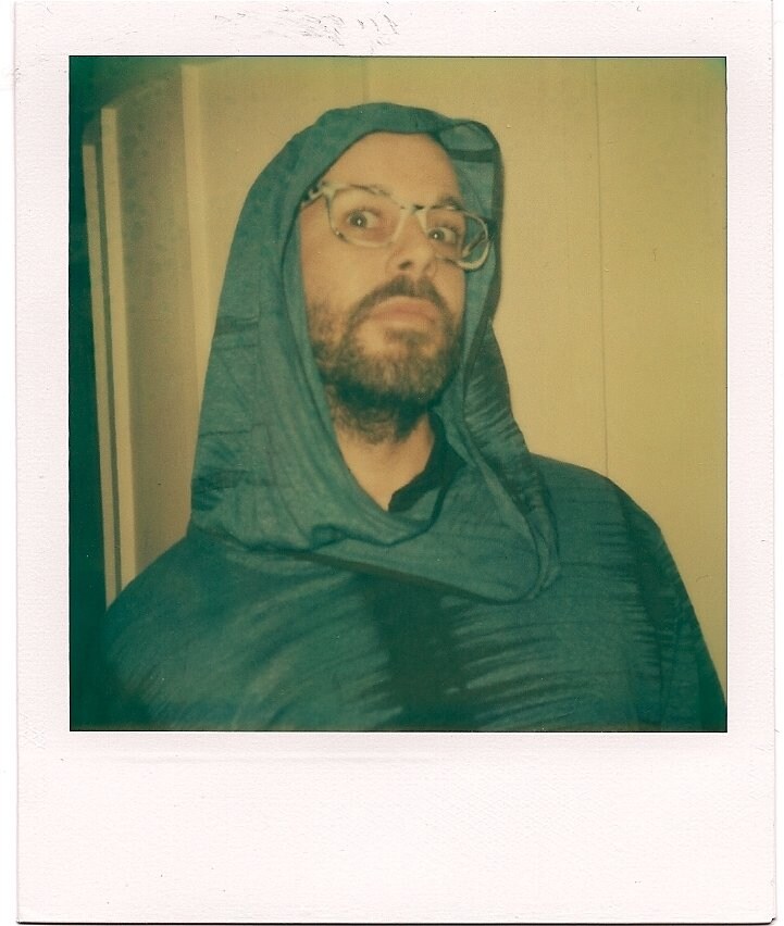 Lee Carter, Hint Mag 6