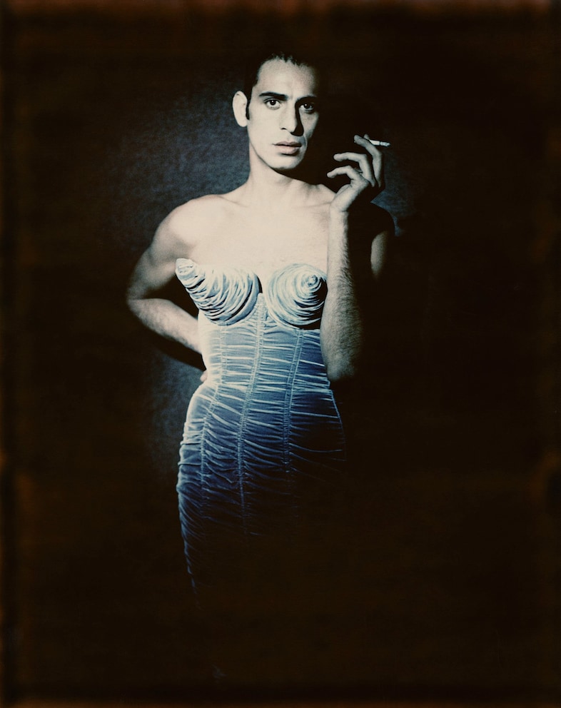 07 Jean Paul Gaultier, Tanel Bedrossiantz in een j 1