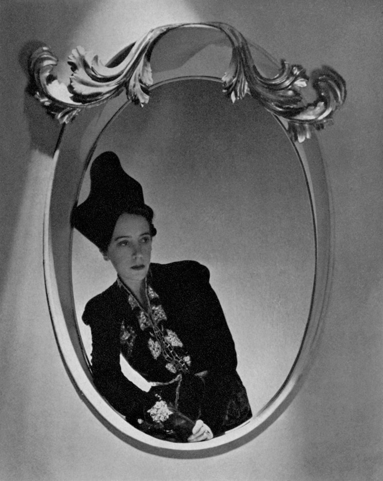 3_Elsa Schiaparelli 1937 by Horst_ CondeNast Publi 1