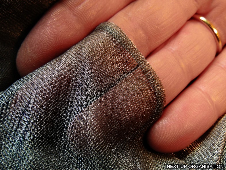 Silver mesh with shielding effectiveness of 99,99%