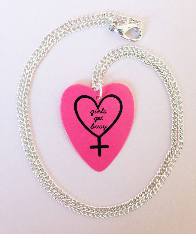 girls get busy plectrum necklace