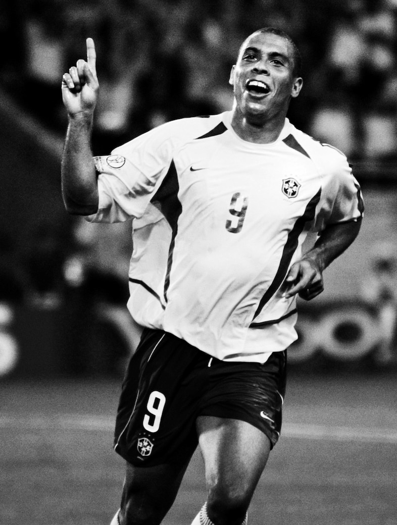 Su14_NSW_NikeFC_Legend_Ronaldo_Two