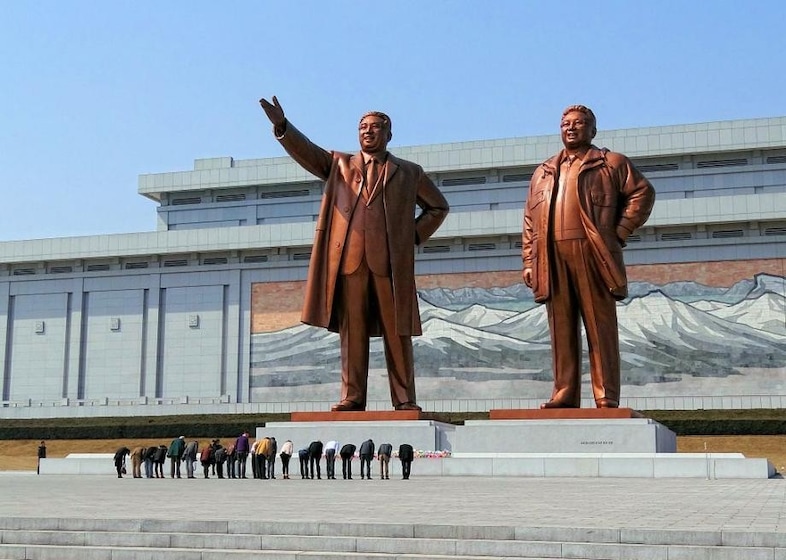 mansudaemonumentbow2014.jpg.CROP.promo-large2