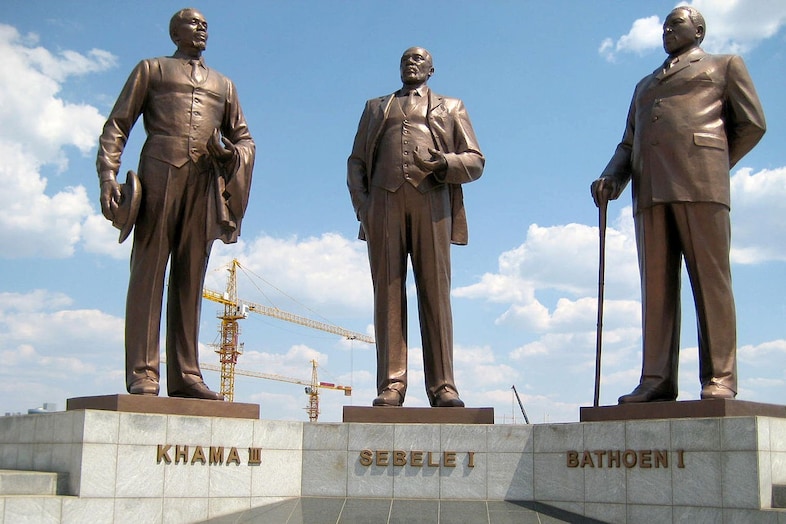 Three_Dikgosi_Monument_-_March_2010