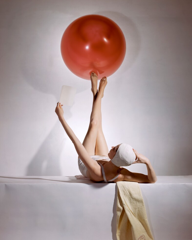 3._Summer_Fashions_American_Vogue_cover_15_May_194 2