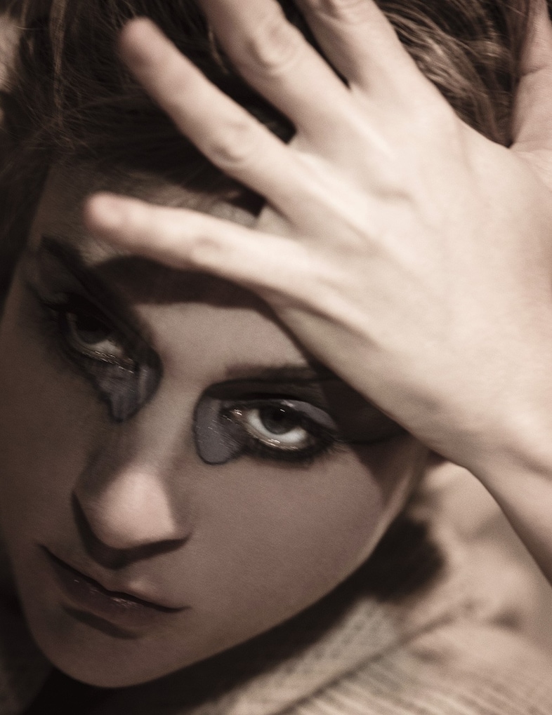 Falling for Chlo&#235; editorial, Dazed 14