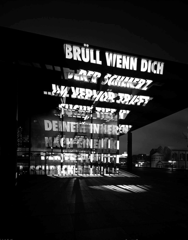Jenny Holzer: Projections 9