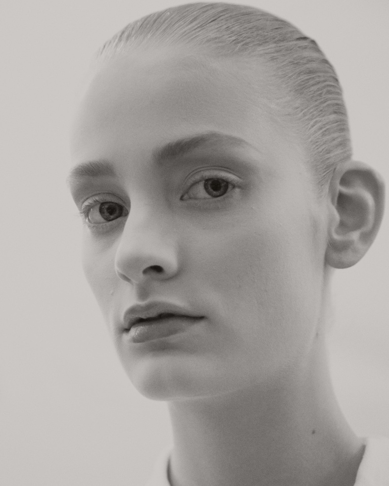 Christian Dior Haute Couture SS15 Black And White Close Up 26