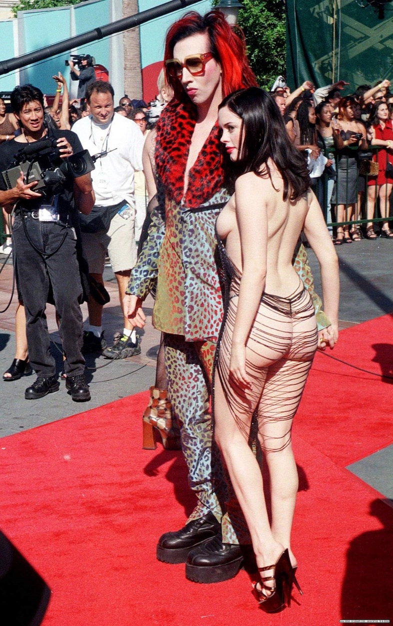 Red carpet rebel girls Rose McGowan MTV 1998