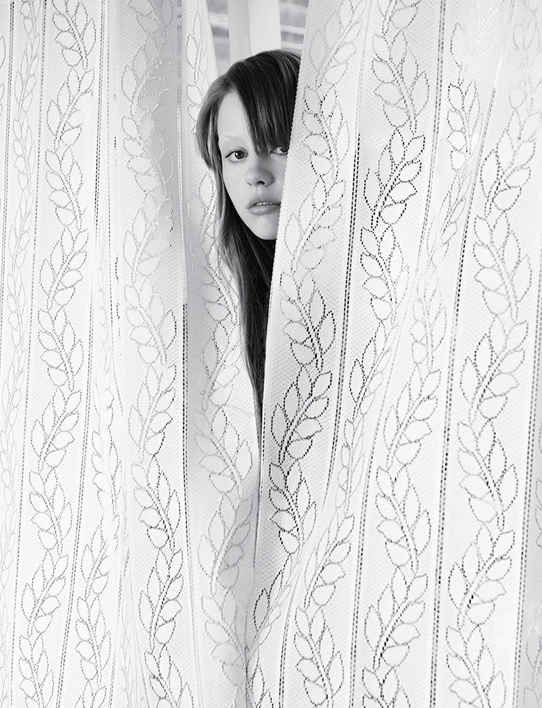 Mia_Goth_040_140_web 9
