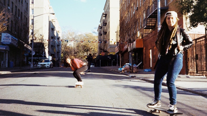 Brujas_Skater_Girls_LR3