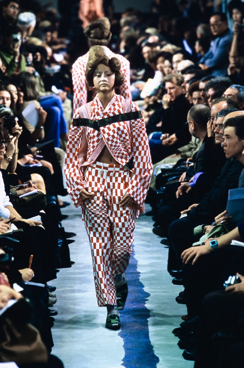 COMME-DES-GARCONS-SPRING-2001-RTW-28-DEVON-AOKI-CN