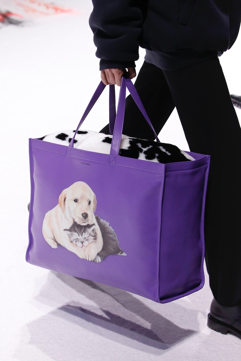 balenciaga aw18 demna gvasalia paris pfw