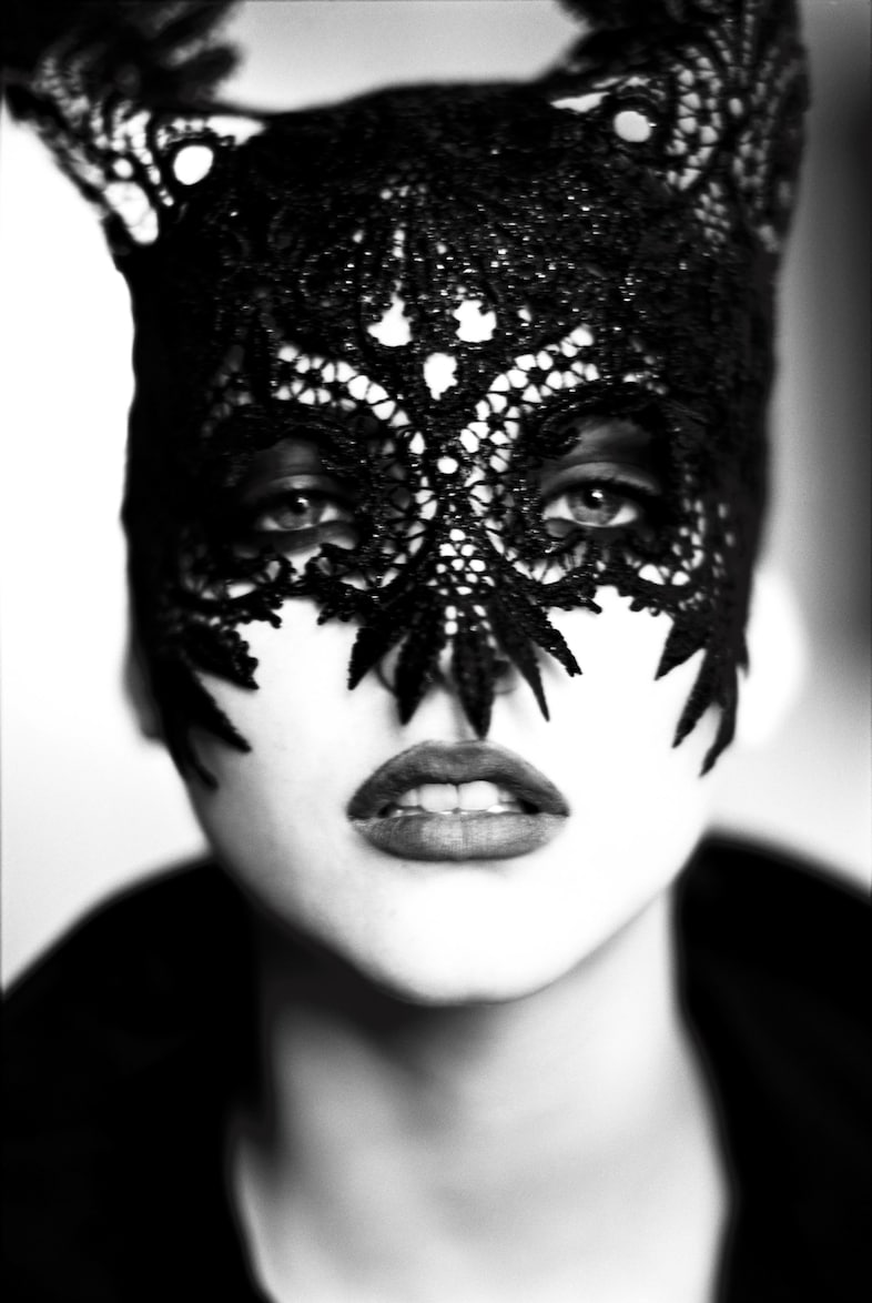 The Mask, Nadja Auermann, Vogue UK, Paris, 1991, B