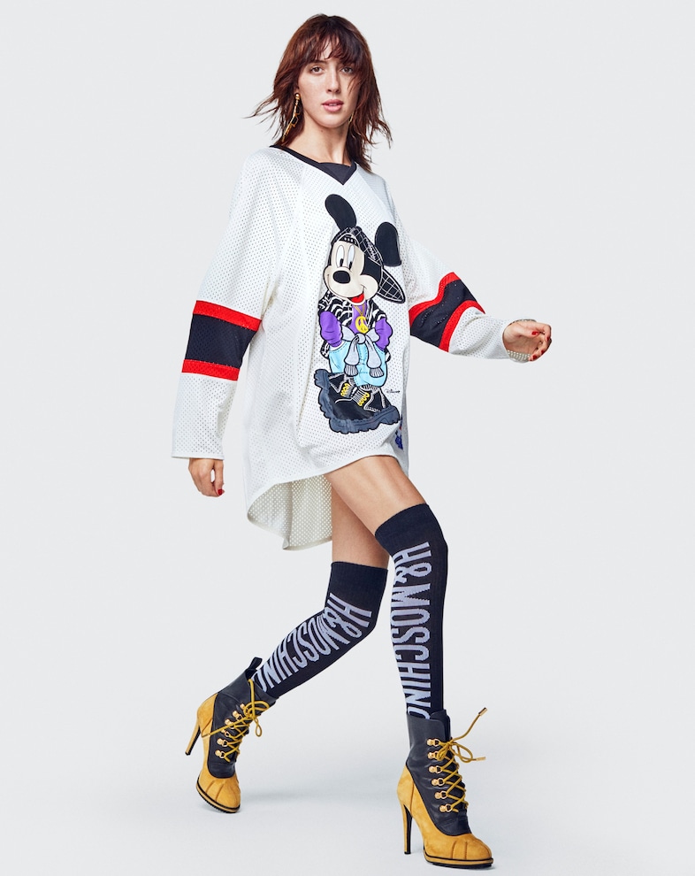 moschino tv hm jeremy scott aquaria barbie ferreira 18