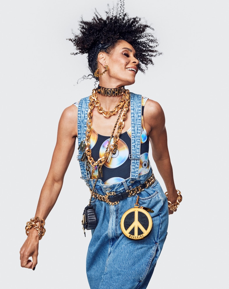 moschino tv hm jeremy scott aquaria barbie ferreira 23