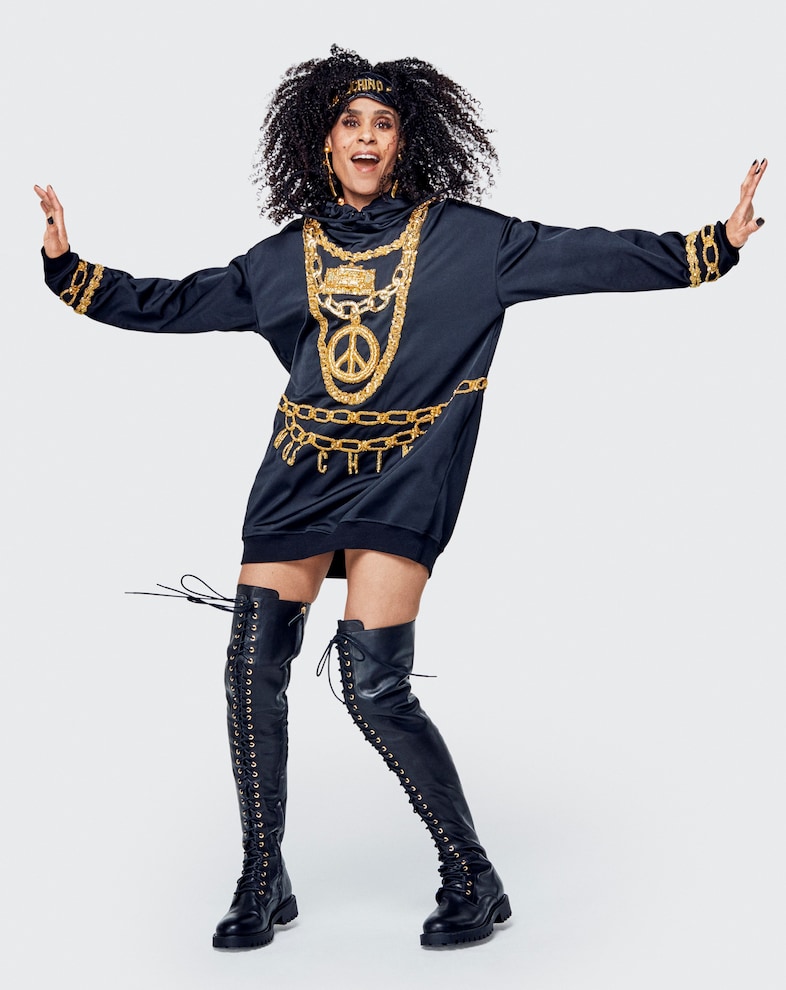 moschino tv hm jeremy scott aquaria barbie ferreira 24