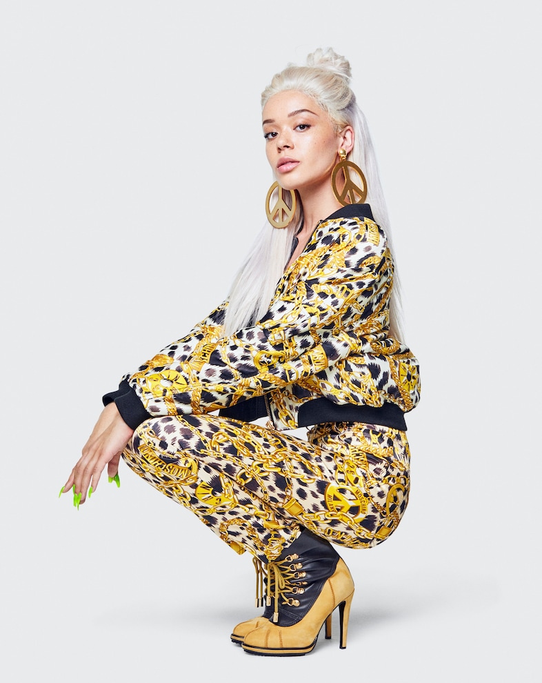 moschino tv hm jeremy scott aquaria barbie ferreira 29