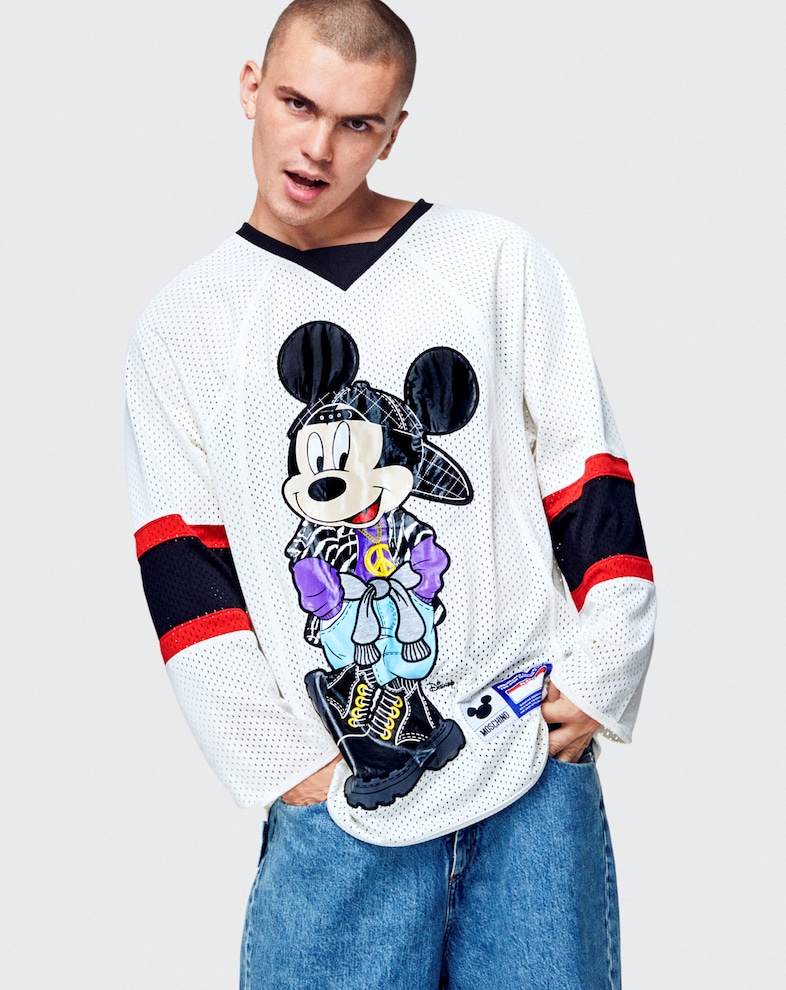 moschino tv hm jeremy scott aquaria barbie ferreira 56