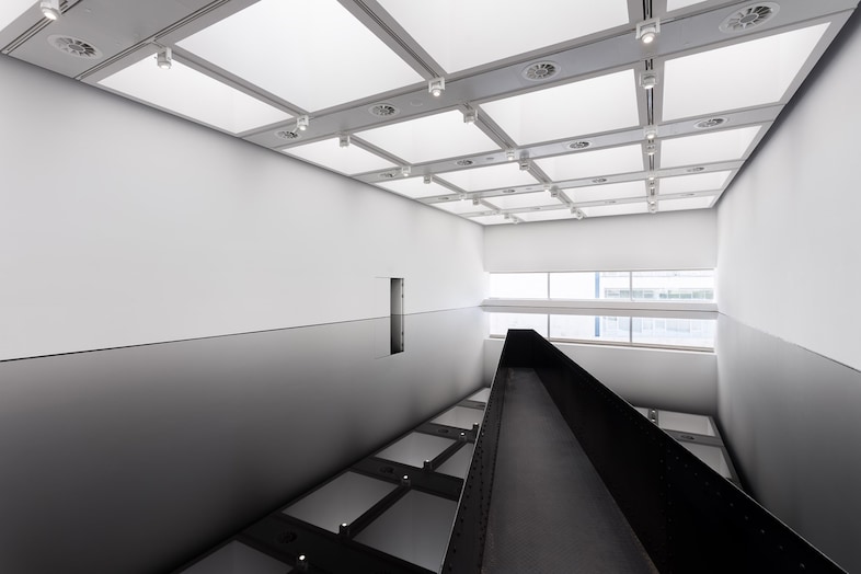 Installation view of Richard Wilson_ 20_50, (1987)
