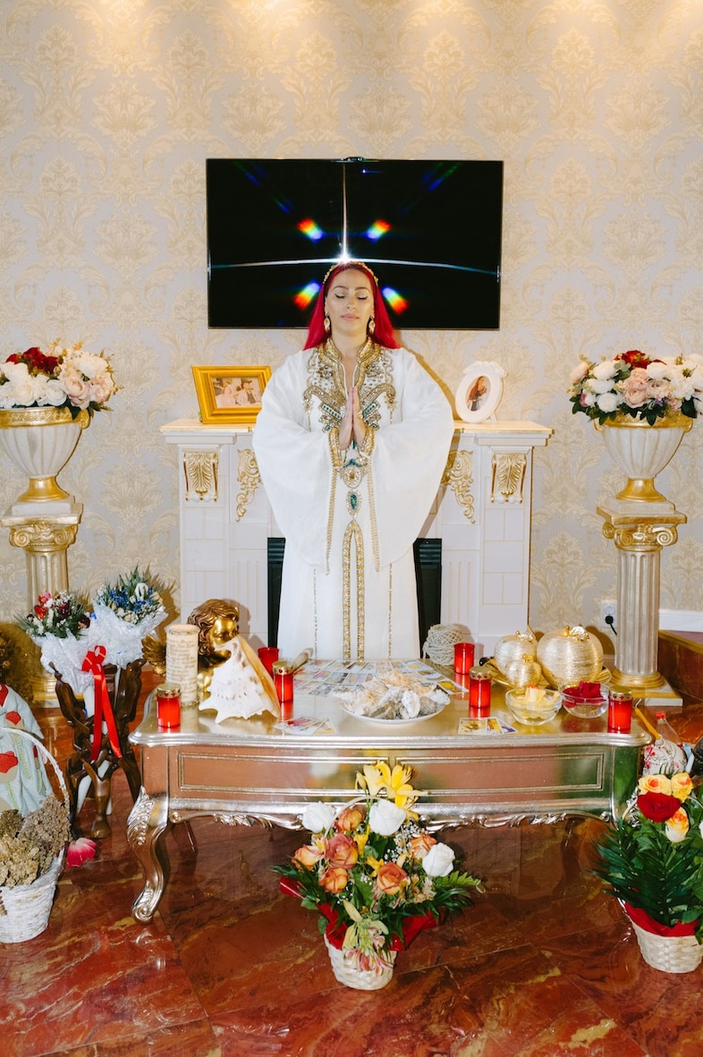 A photograph from Lucia Sekerkov&#225;&#39;s series Vrăjitoare