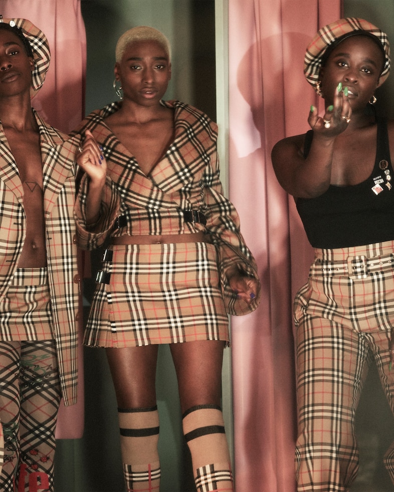 Vivienne Westwood &amp; Burberry Campaign 2018 c Court 4