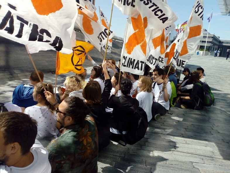 Protesters outside EIB for climate action