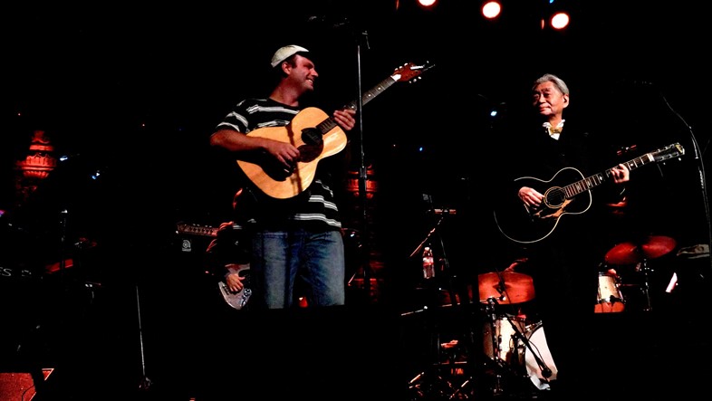 Mac DeMarco and Haruomi Hosono perform ‘Honey Moon’ together