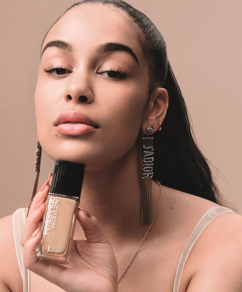 dior forever foundation jorja smith leomie anderson 2